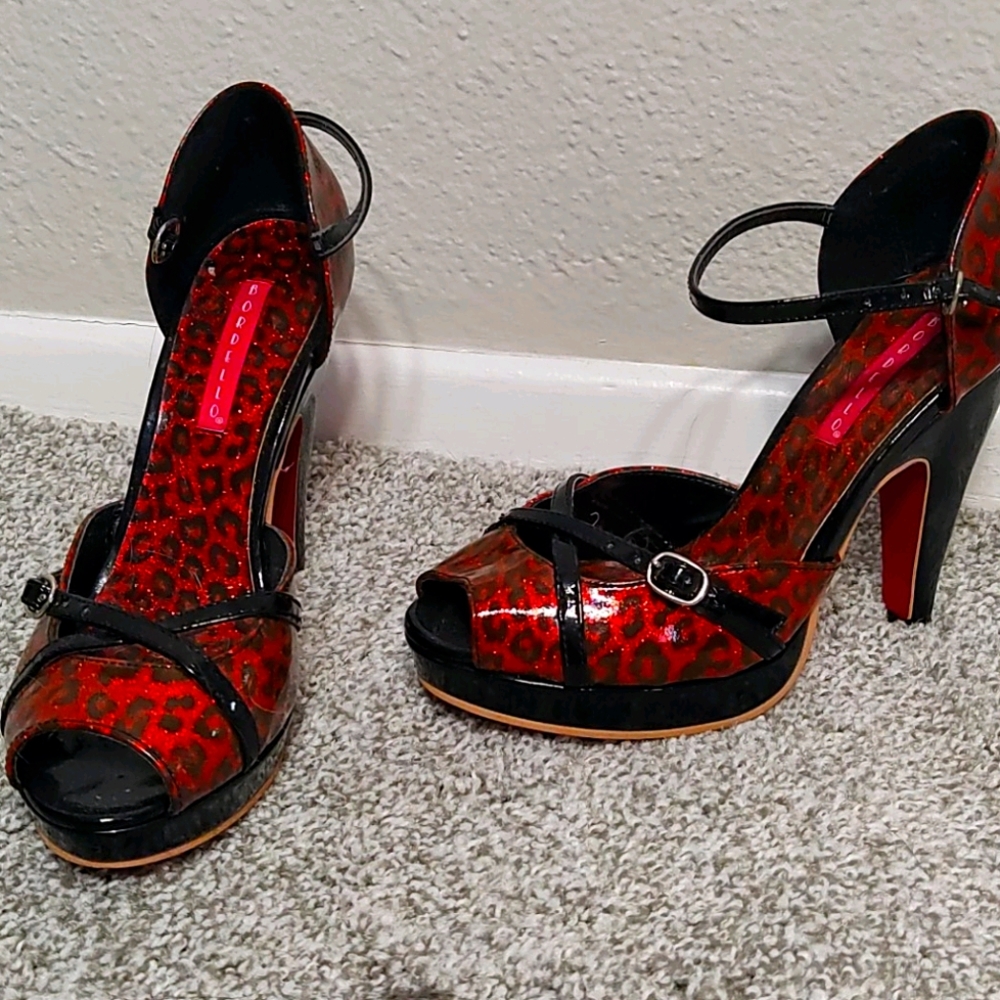 Leopard print heals